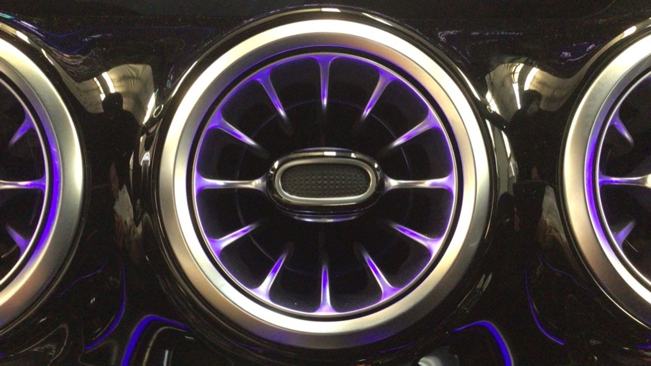 mercedes-eqa-250+-+-amg-line-imagen-19