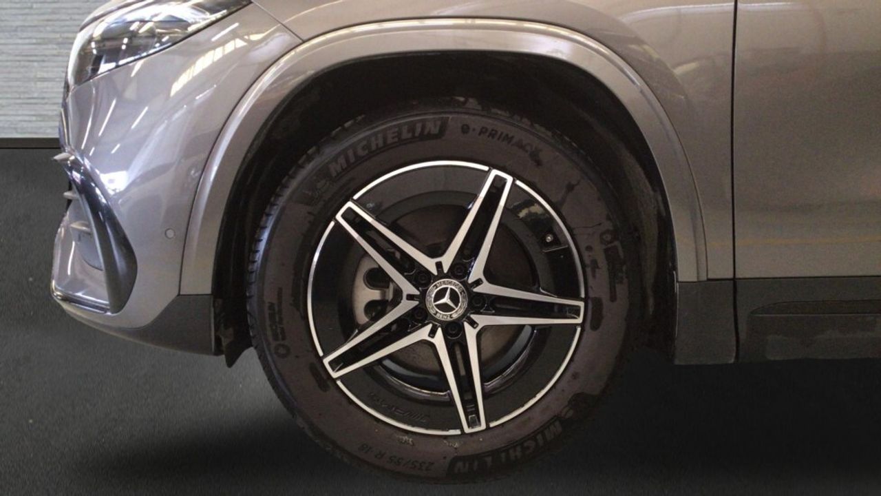 mercedes-eqa-250+-+-amg-line-imagen-4
