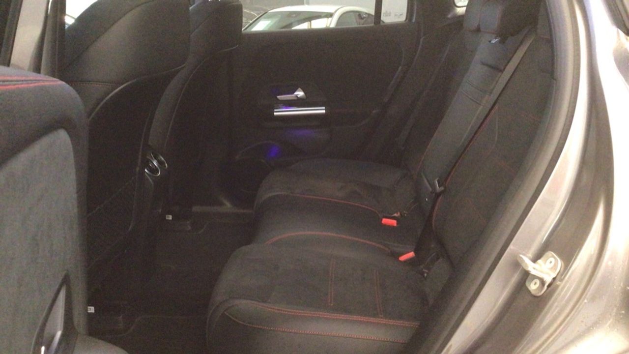 mercedes-eqa-250+-+-amg-line-imagen-10