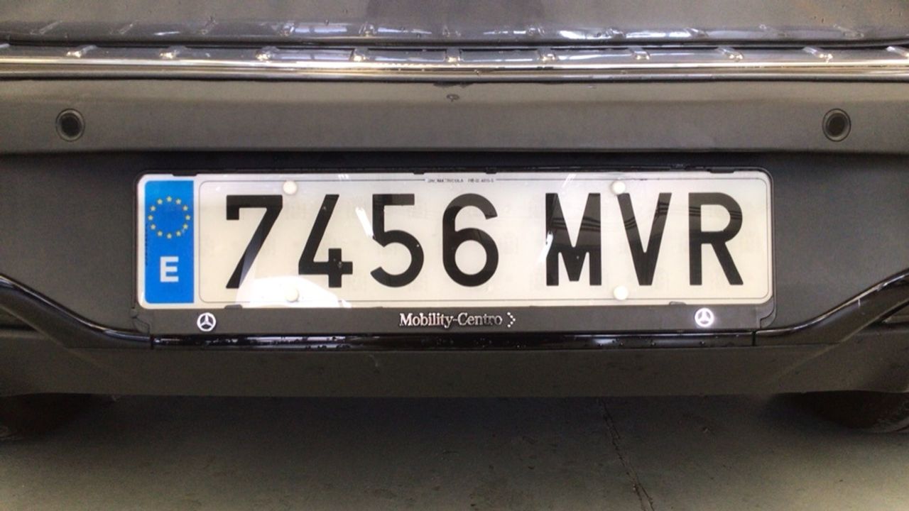 mercedes-eqa-250+-+-amg-line-imagen-24