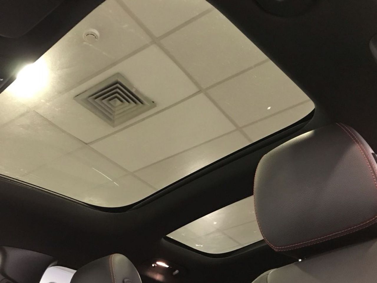 mercedes-eqa-250-amg-line-imagen-15