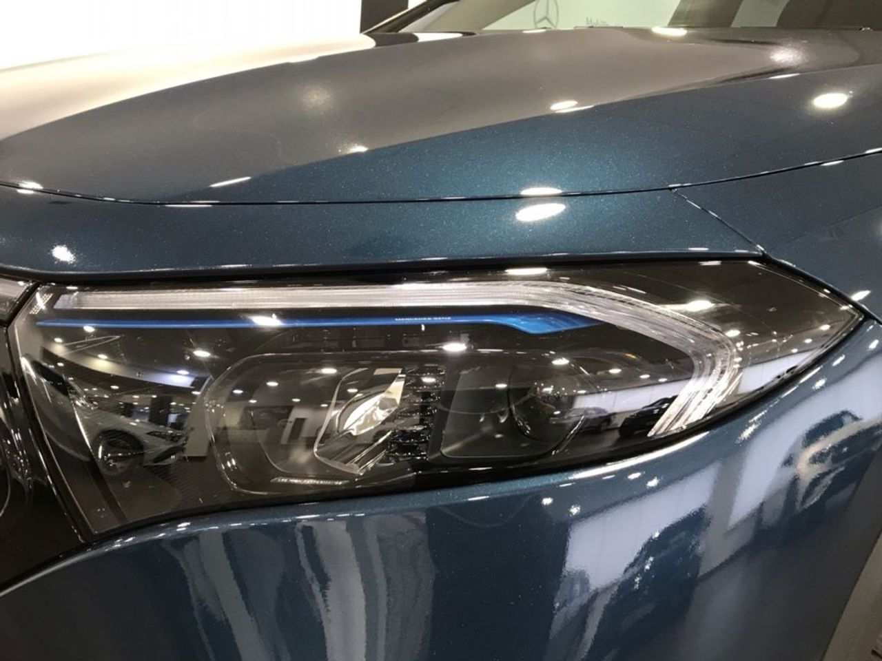 mercedes-eqa-250-amg-line-imagen-14