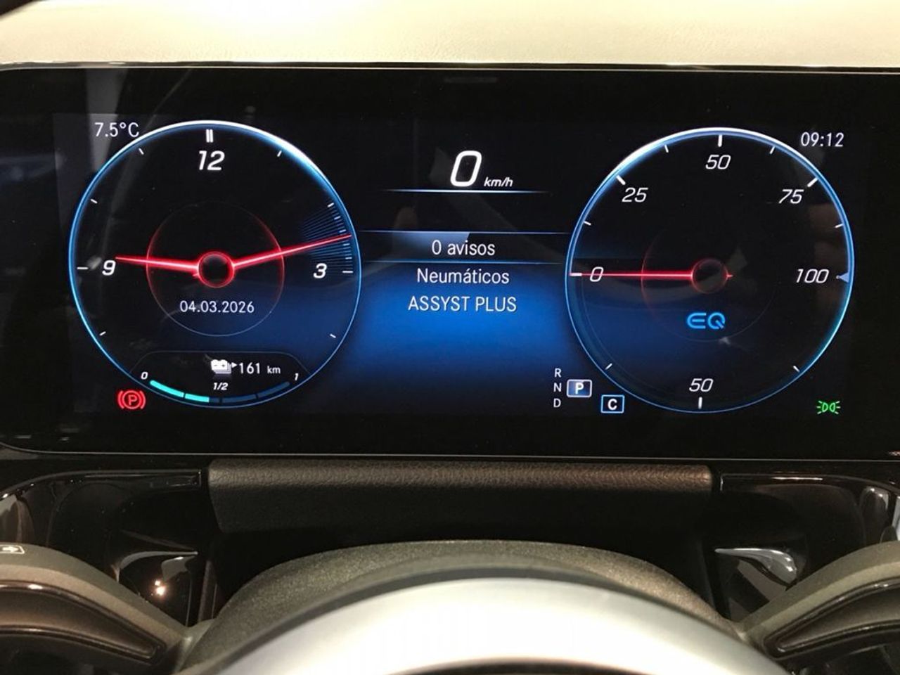 mercedes-eqa-250-amg-line-imagen-18