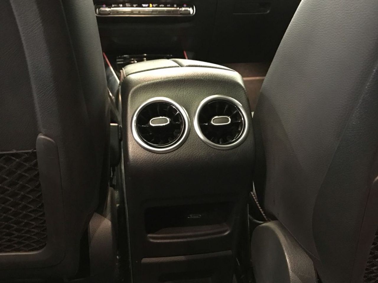 mercedes-eqa-250-amg-line-imagen-16