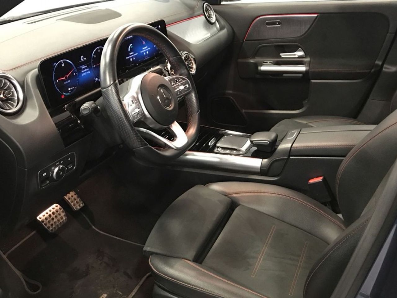 mercedes-eqa-250-amg-line-imagen-5