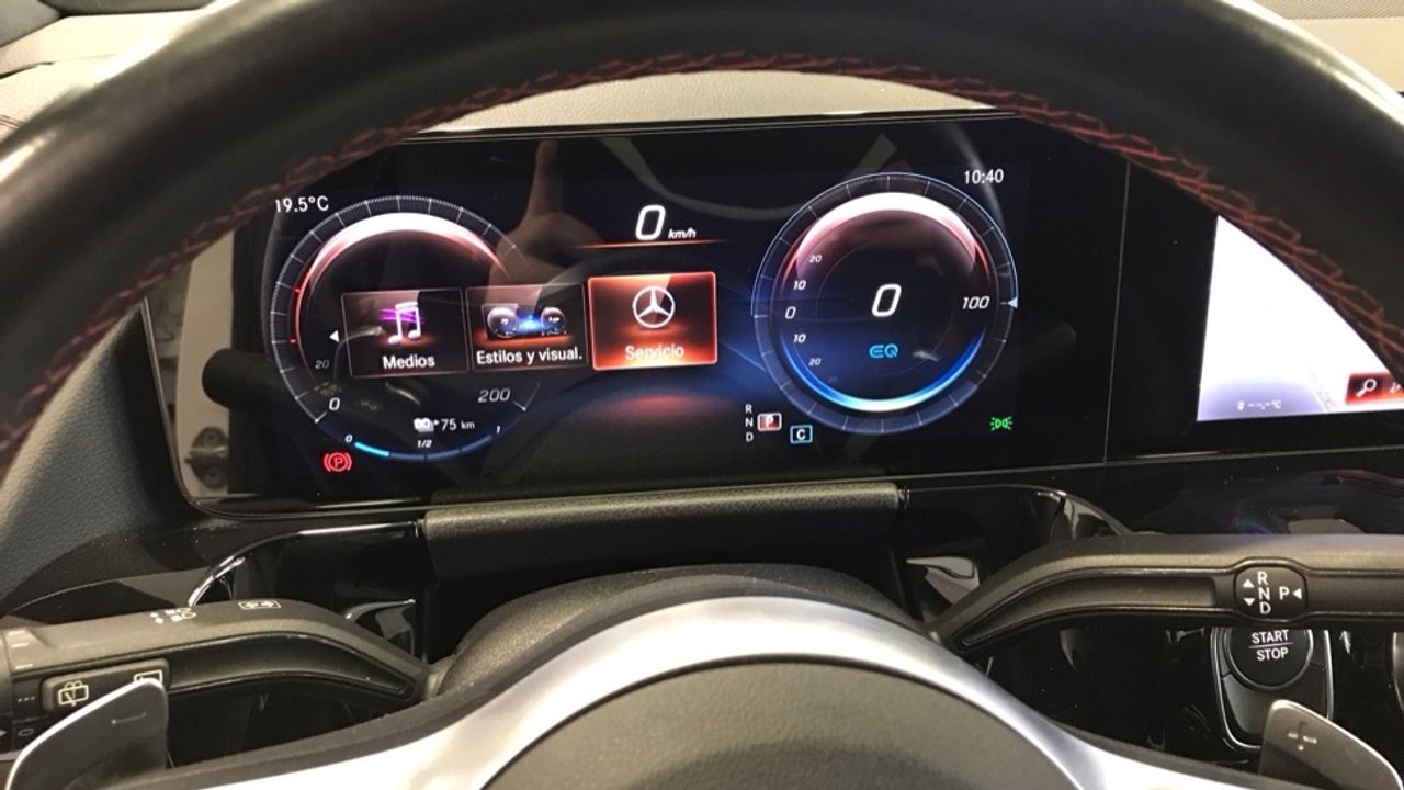 mercedes-eqa-250-amg-line-imagen-18