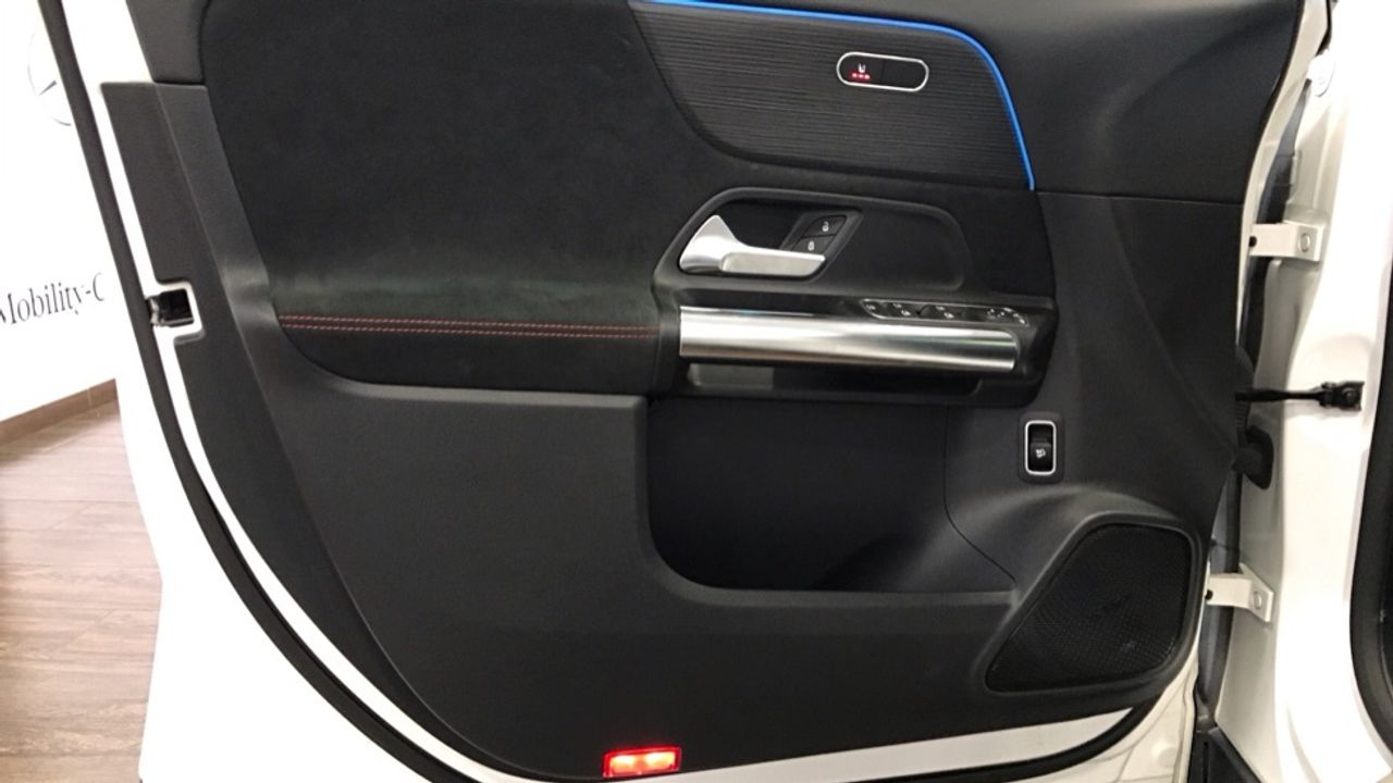 mercedes-eqa-250-amg-line-imagen-23