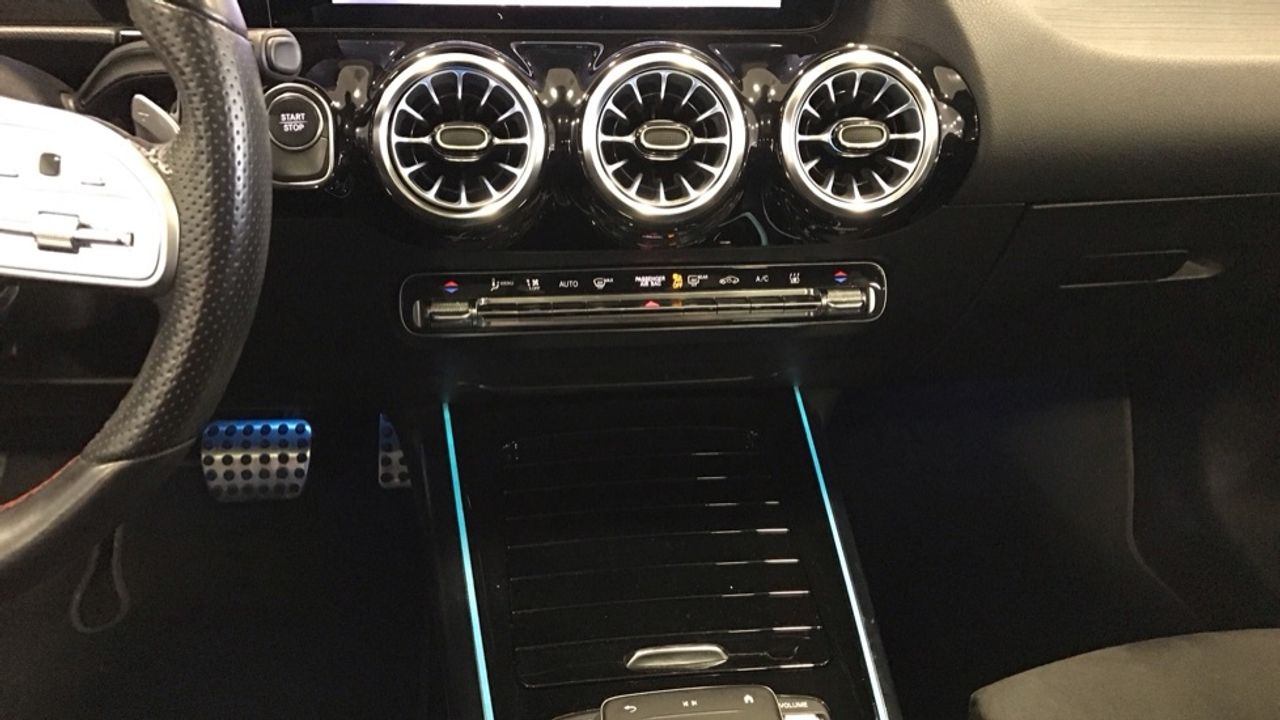 mercedes-eqa-250-amg-line-imagen-21