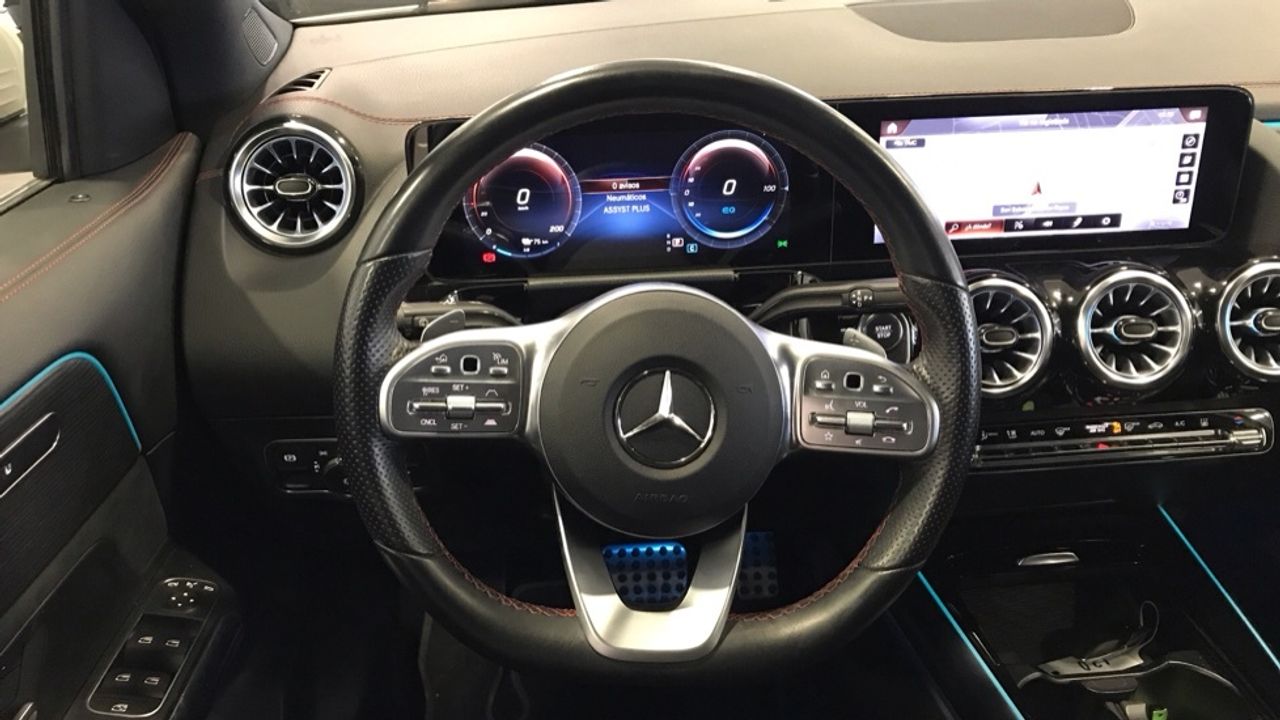 mercedes-eqa-250-amg-line-imagen-8