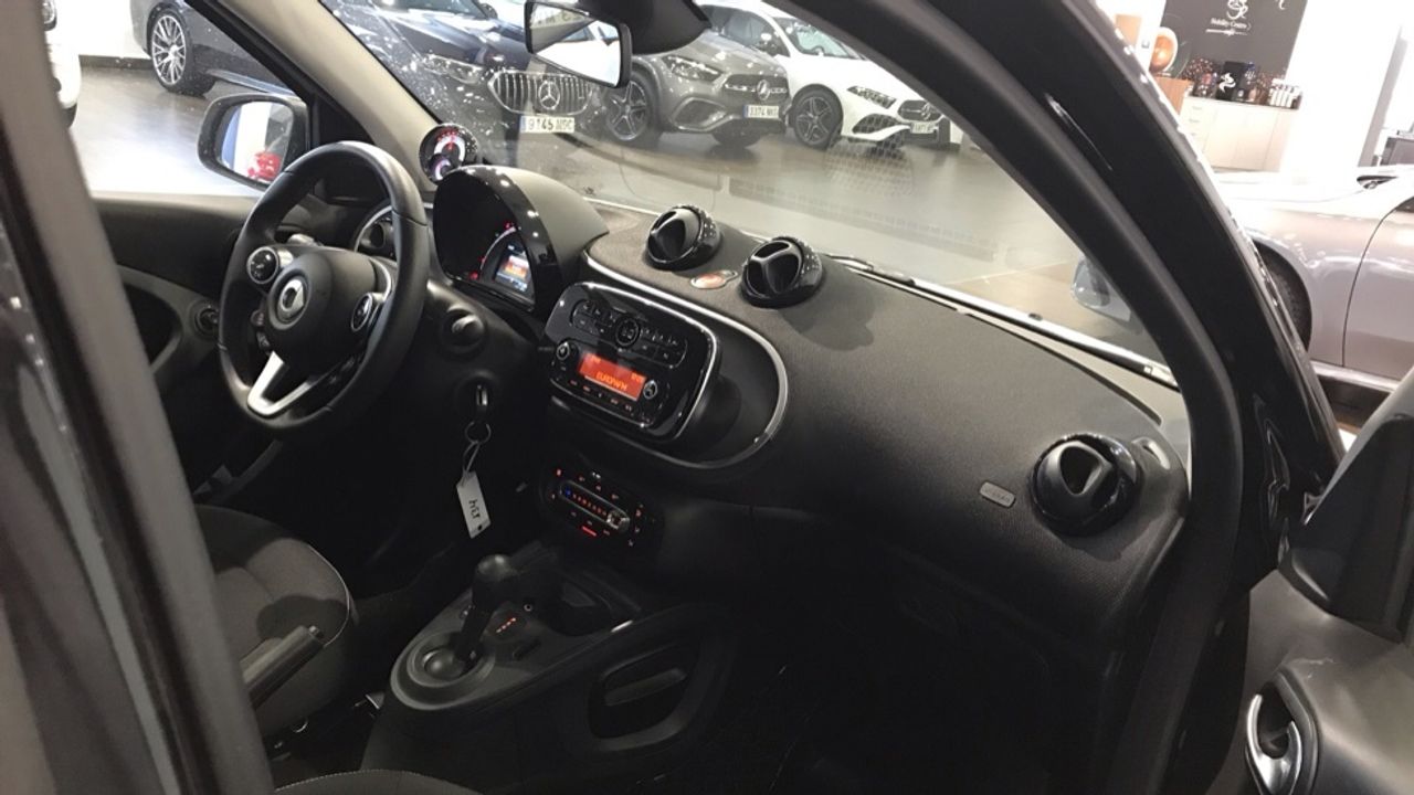 smart-forfour-electric-drive-eq-passion-imagen-9