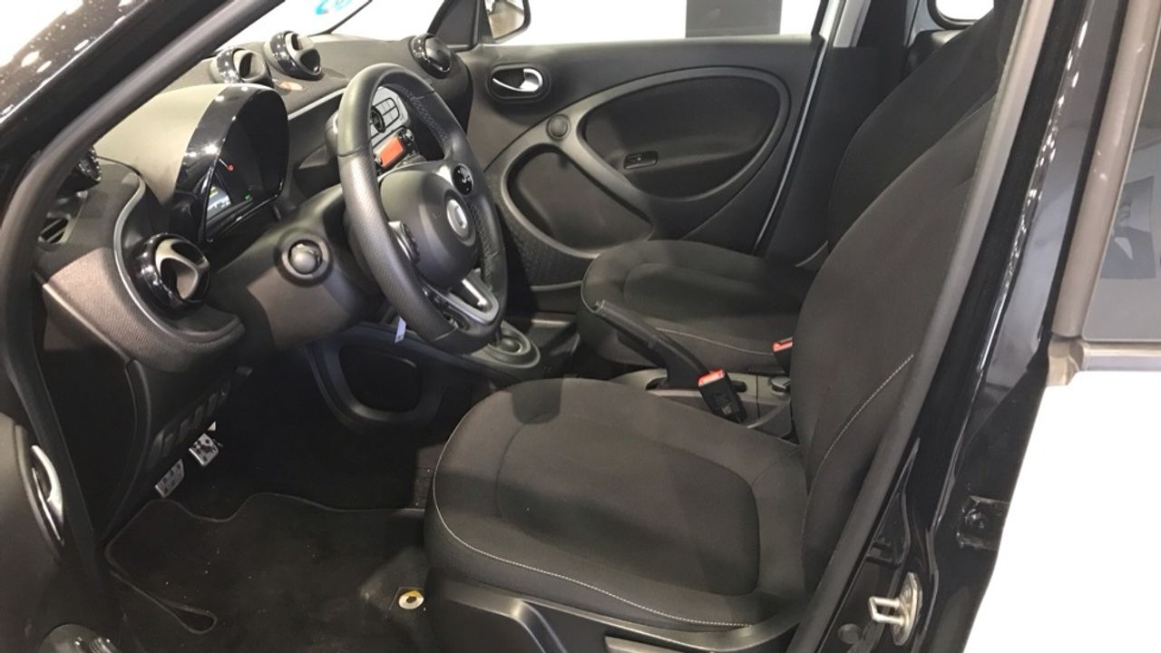smart-forfour-electric-drive-eq-passion-imagen-5