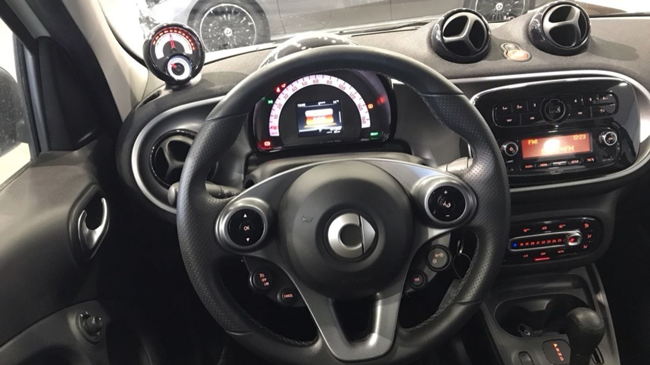 smart-forfour-electric-drive-eq-passion-imagen-8