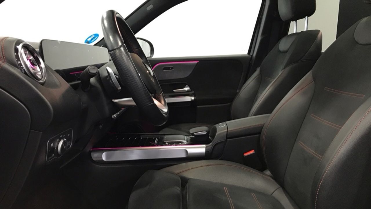 mercedes-eqb-350-4matic-amg-line-imagen-6