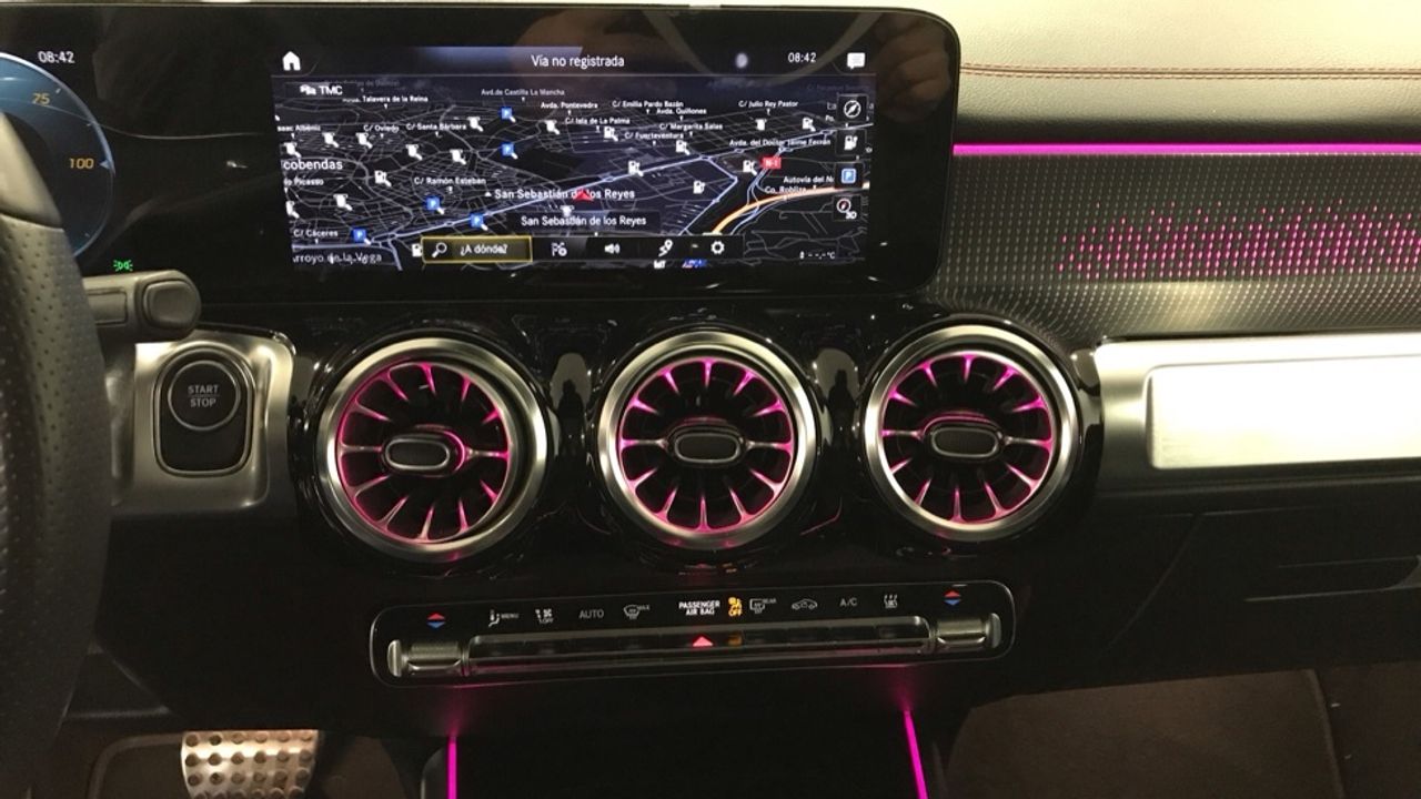 mercedes-eqb-350-4matic-amg-line-imagen-15