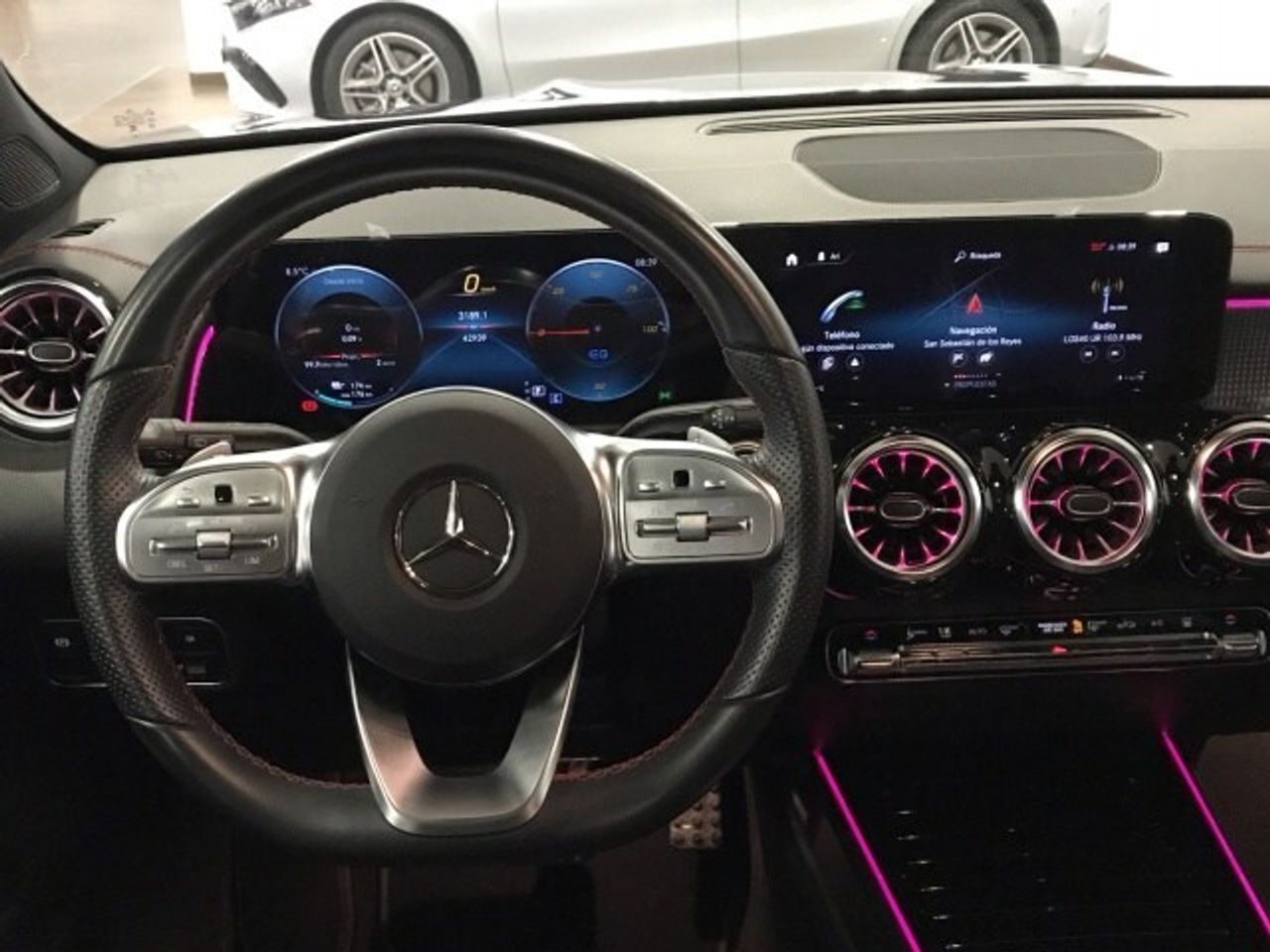 mercedes-eqb-350-4matic-amg-line-imagen-7