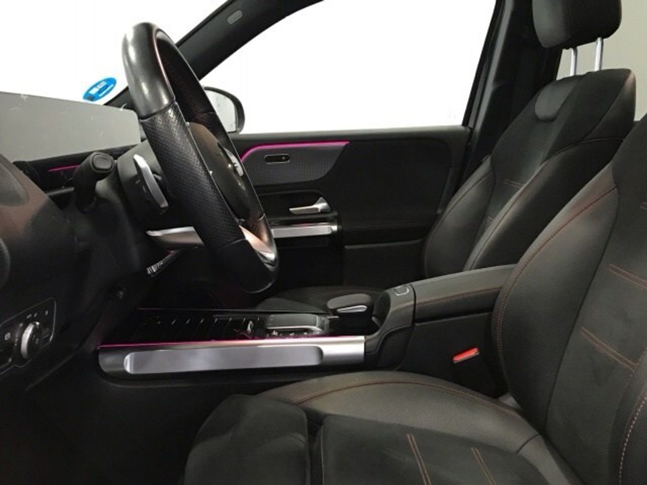 mercedes-eqb-350-4matic-amg-line-imagen-6