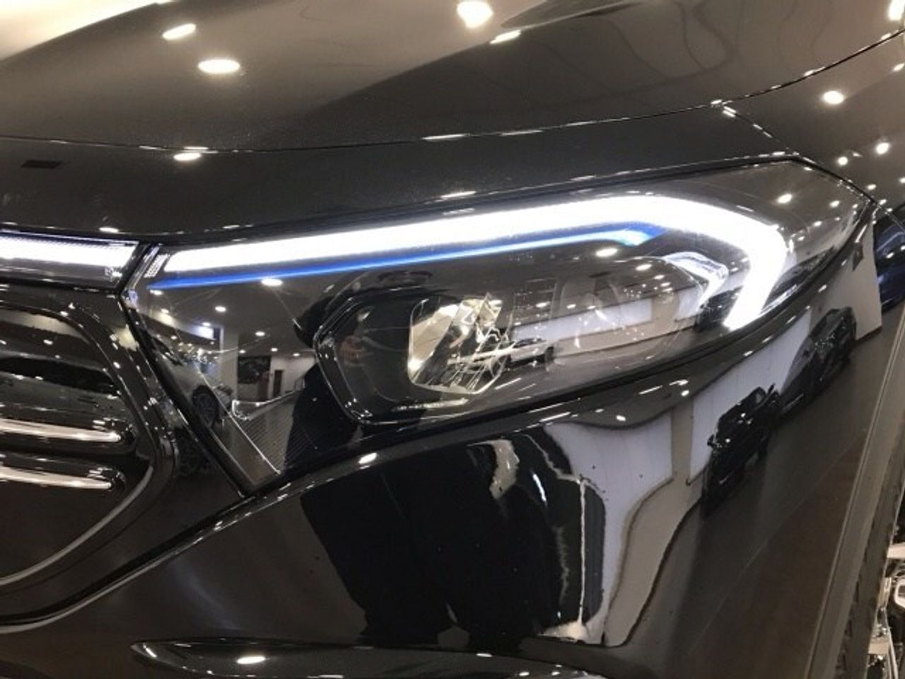 mercedes-eqb-350-4matic-amg-line-imagen-13