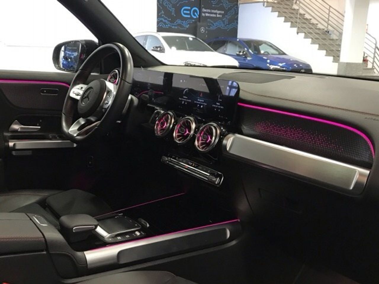 mercedes-eqb-350-4matic-amg-line-imagen-9