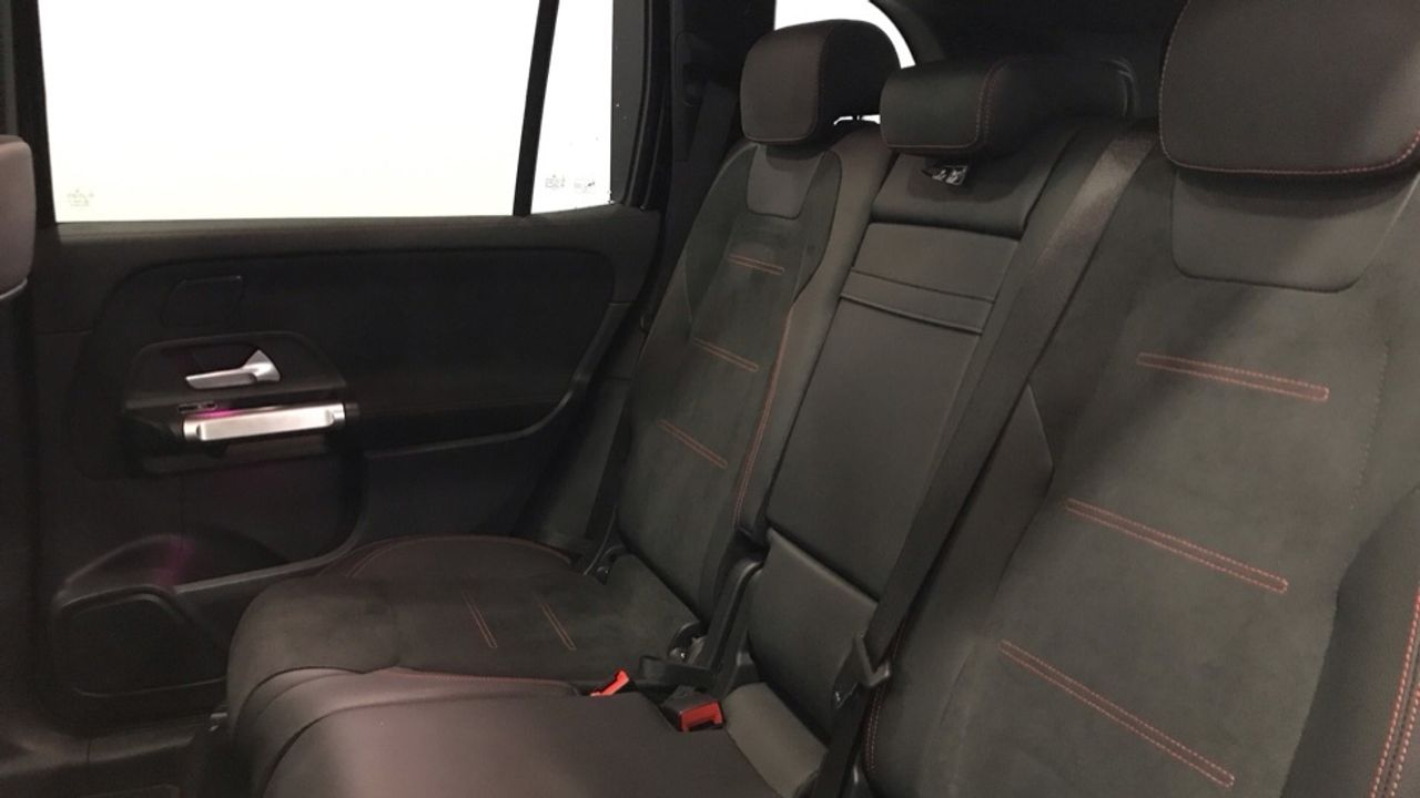 mercedes-eqb-350-4matic-amg-line-imagen-10