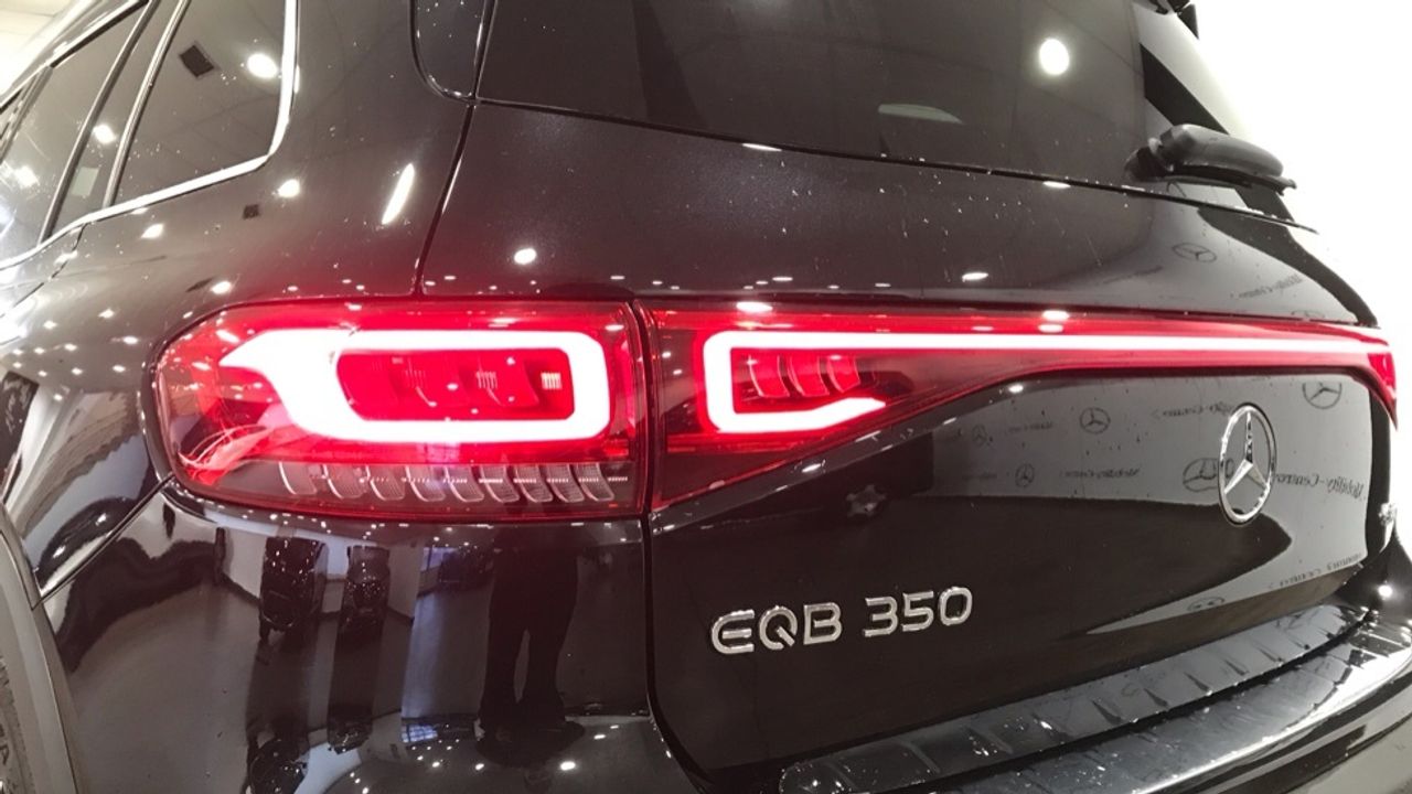 mercedes-eqb-350-4matic-amg-line-imagen-16
