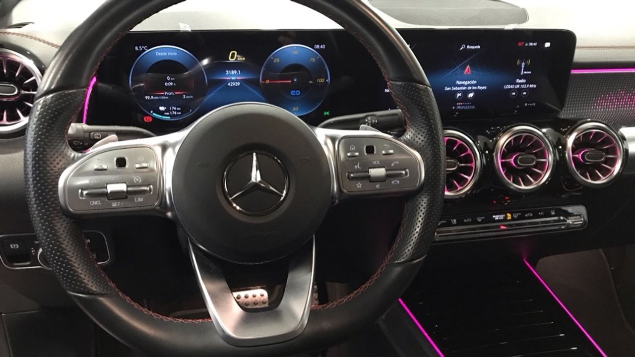 mercedes-eqb-350-4matic-amg-line-imagen-8