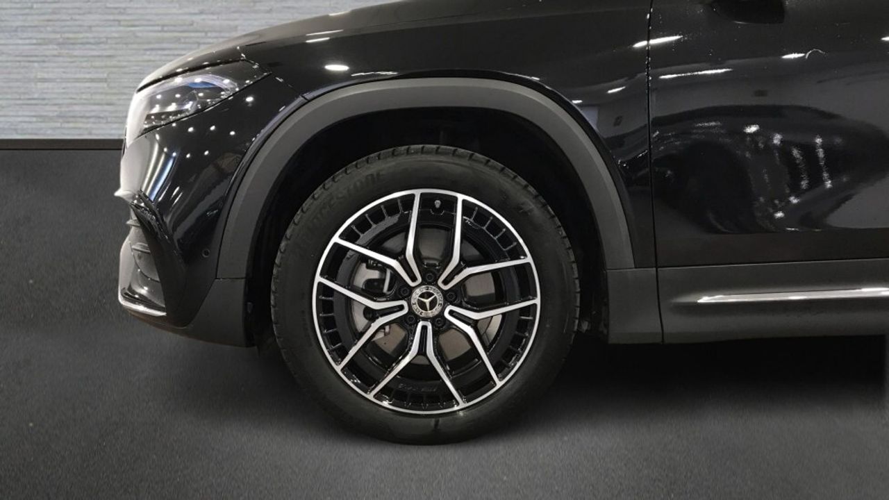mercedes-eqb-350-4matic-amg-line-imagen-4