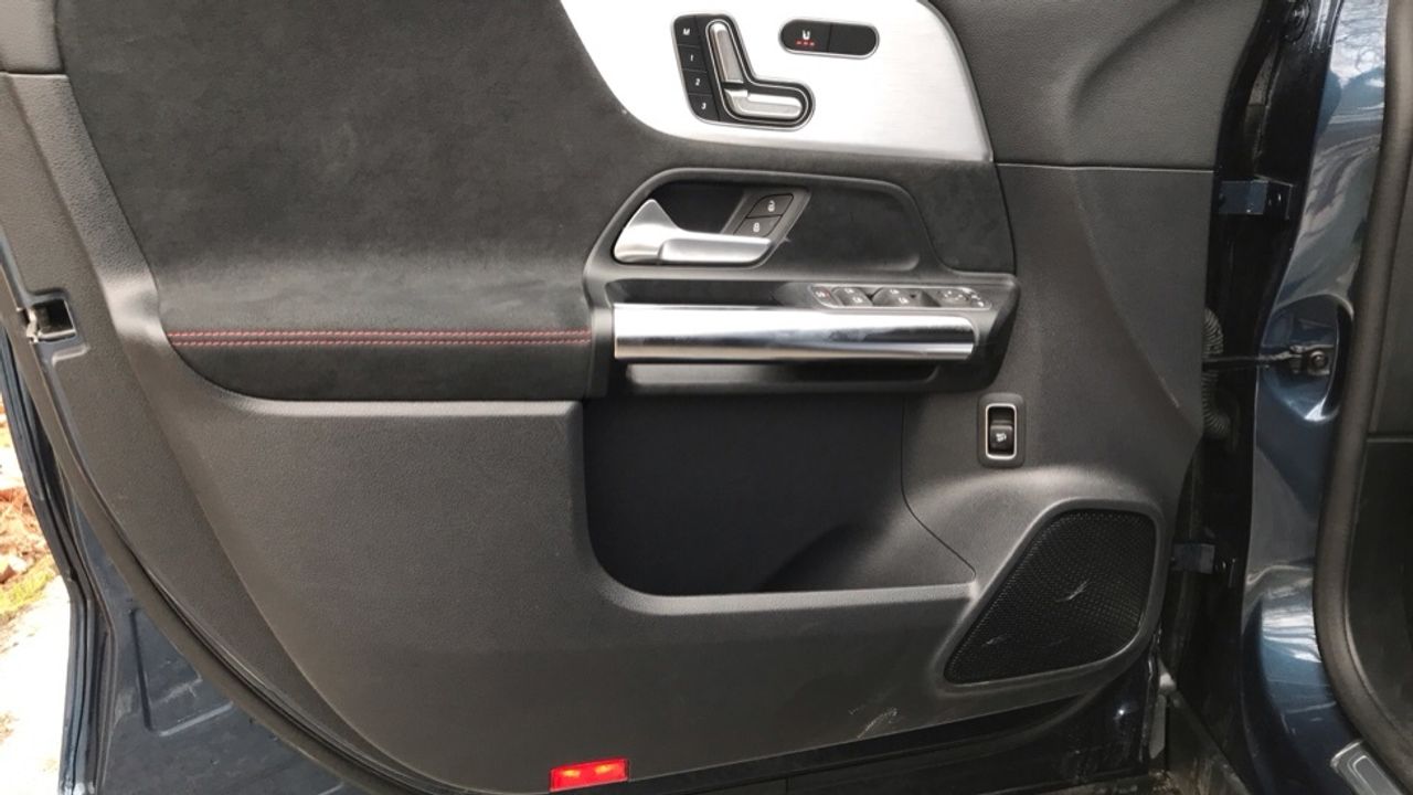 mercedes-eqa-250-amg-line-imagen-23