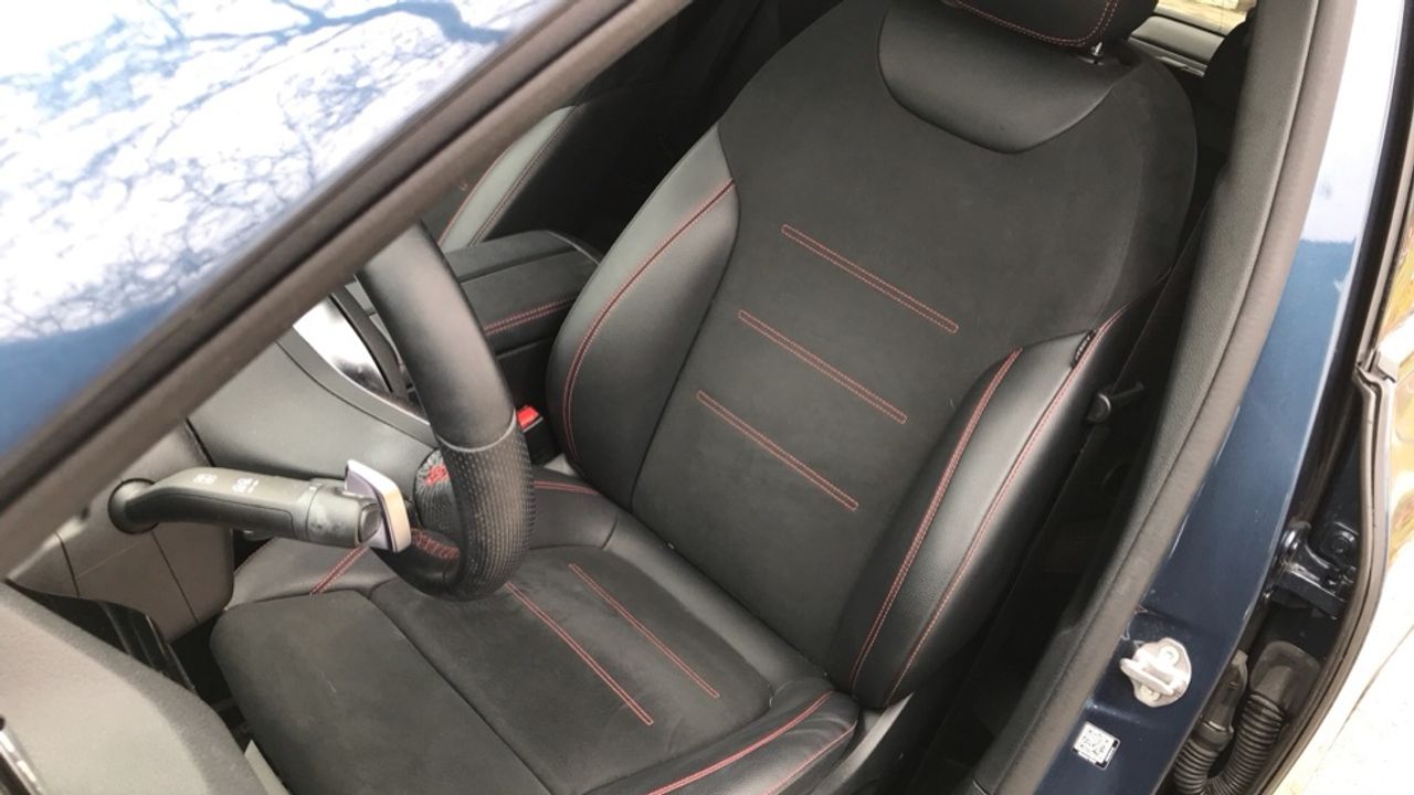 mercedes-eqa-250-amg-line-imagen-6