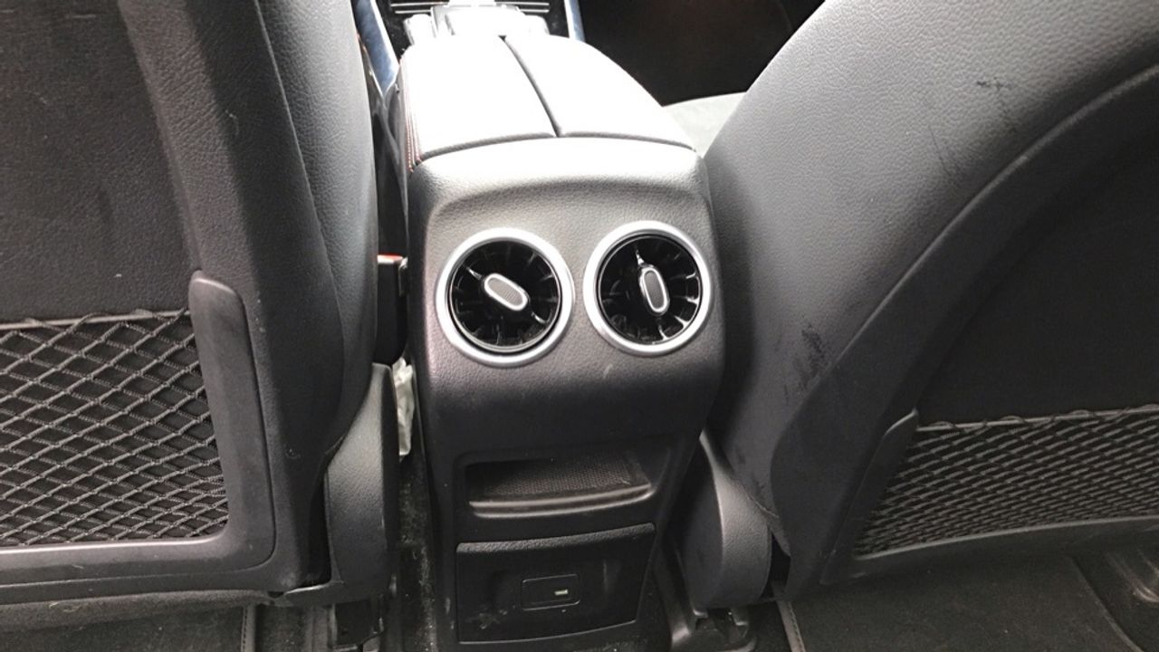 mercedes-eqa-250-amg-line-imagen-13