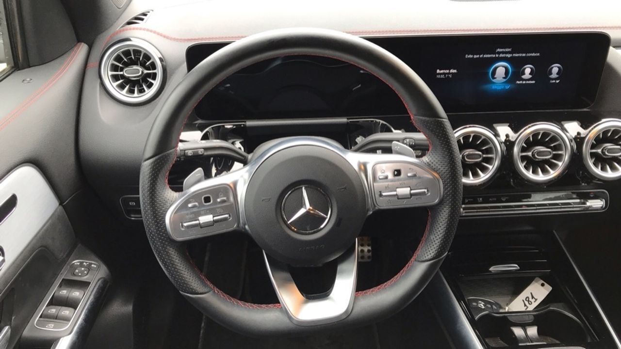 mercedes-eqa-250-amg-line-imagen-8