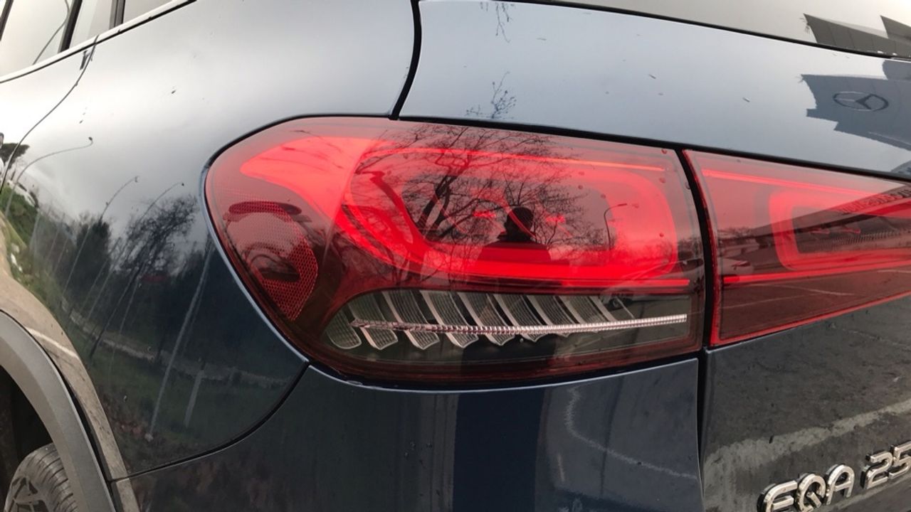 mercedes-eqa-250-amg-line-imagen-24