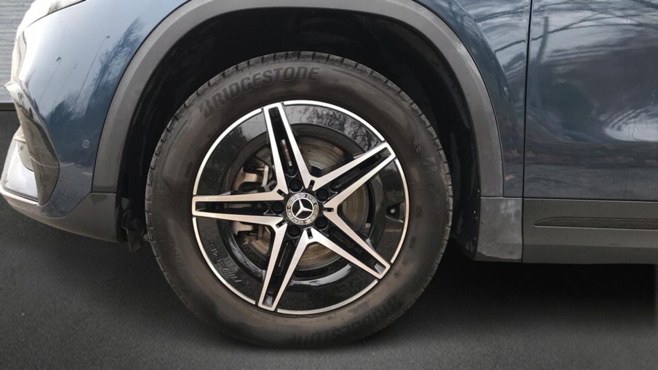 mercedes-eqa-250-amg-line-imagen-4