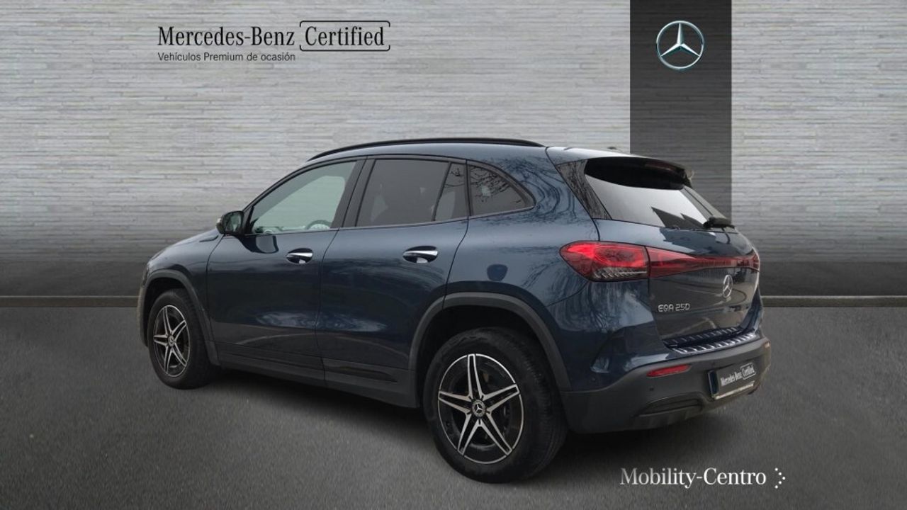 mercedes-eqa-250-amg-line-imagen-3