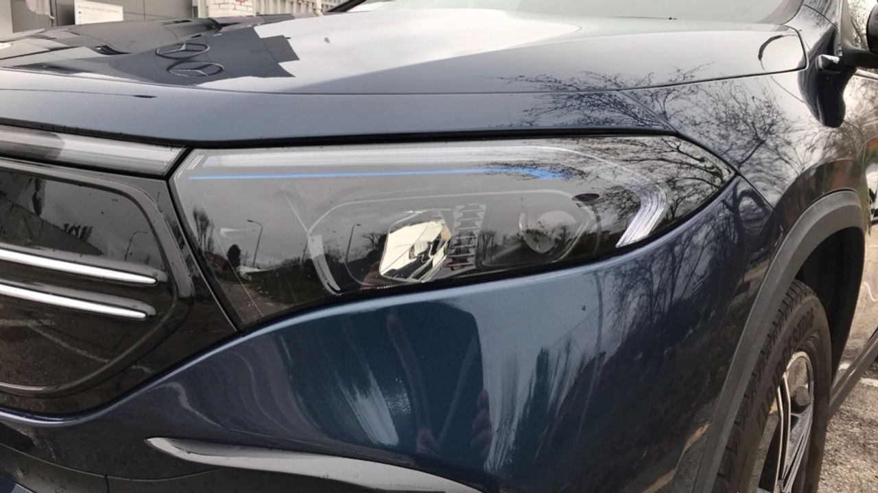 mercedes-eqa-250-amg-line-imagen-14