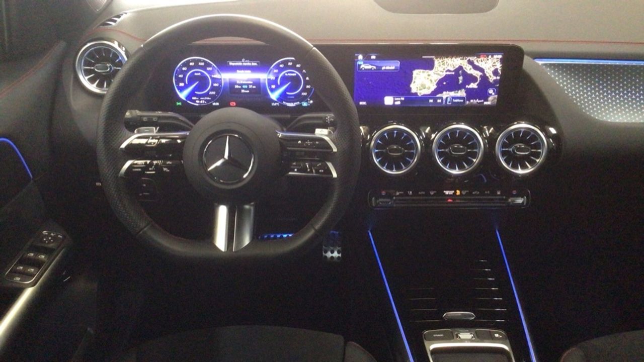 mercedes-eqa-250+-amg-night-edition-imagen-8