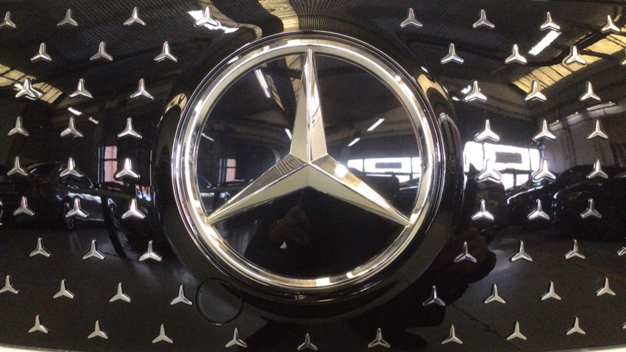 mercedes-eqa-250+-amg-night-edition-imagen-12