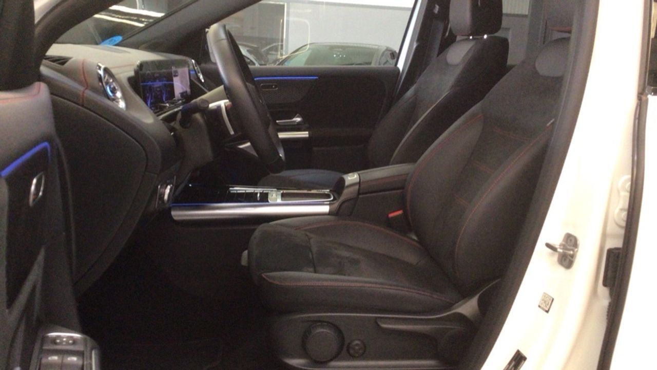 mercedes-eqa-250+-amg-night-edition-imagen-6