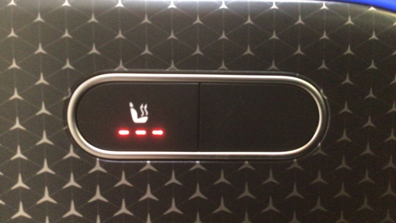 mercedes-eqa-250+-amg-night-edition-imagen-22