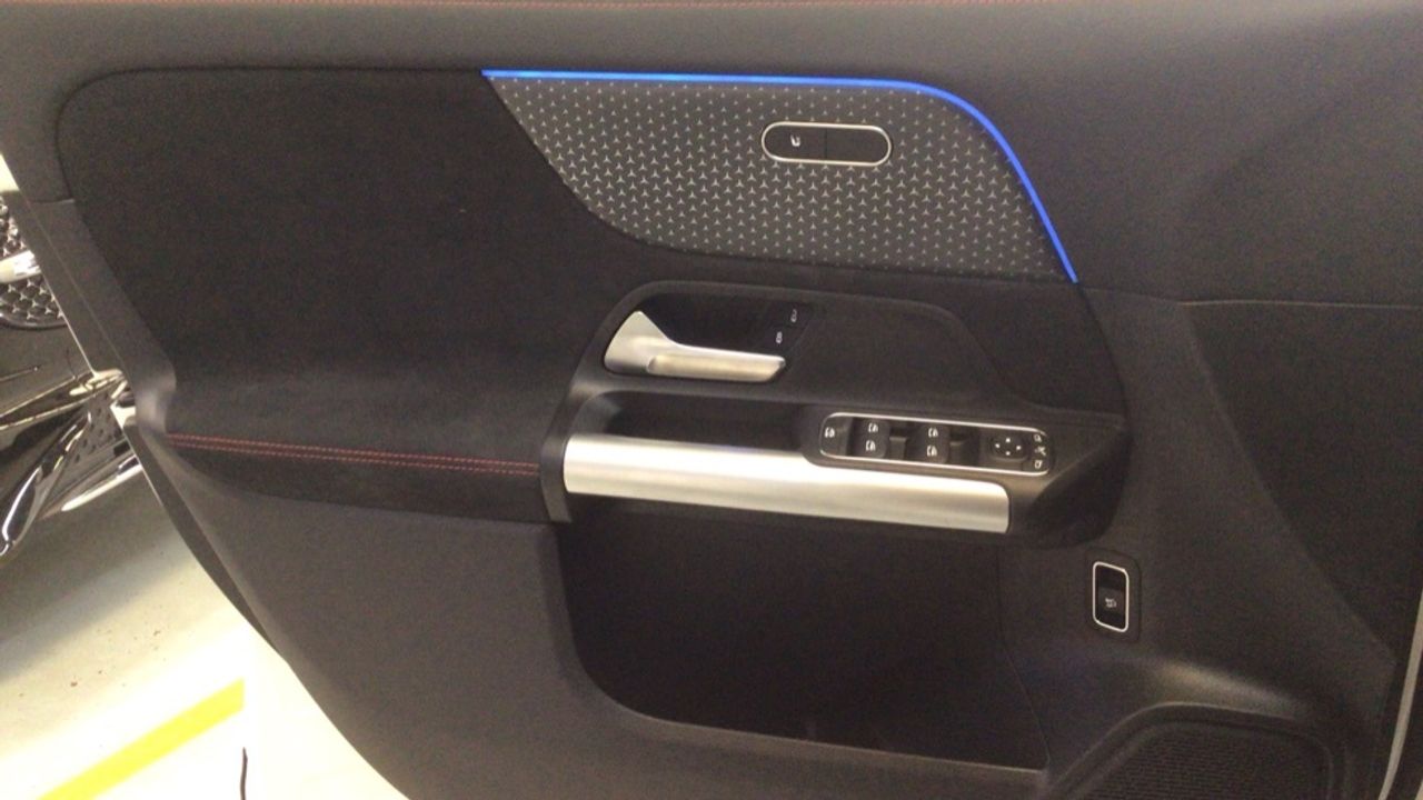 mercedes-eqa-250+-amg-night-edition-imagen-21