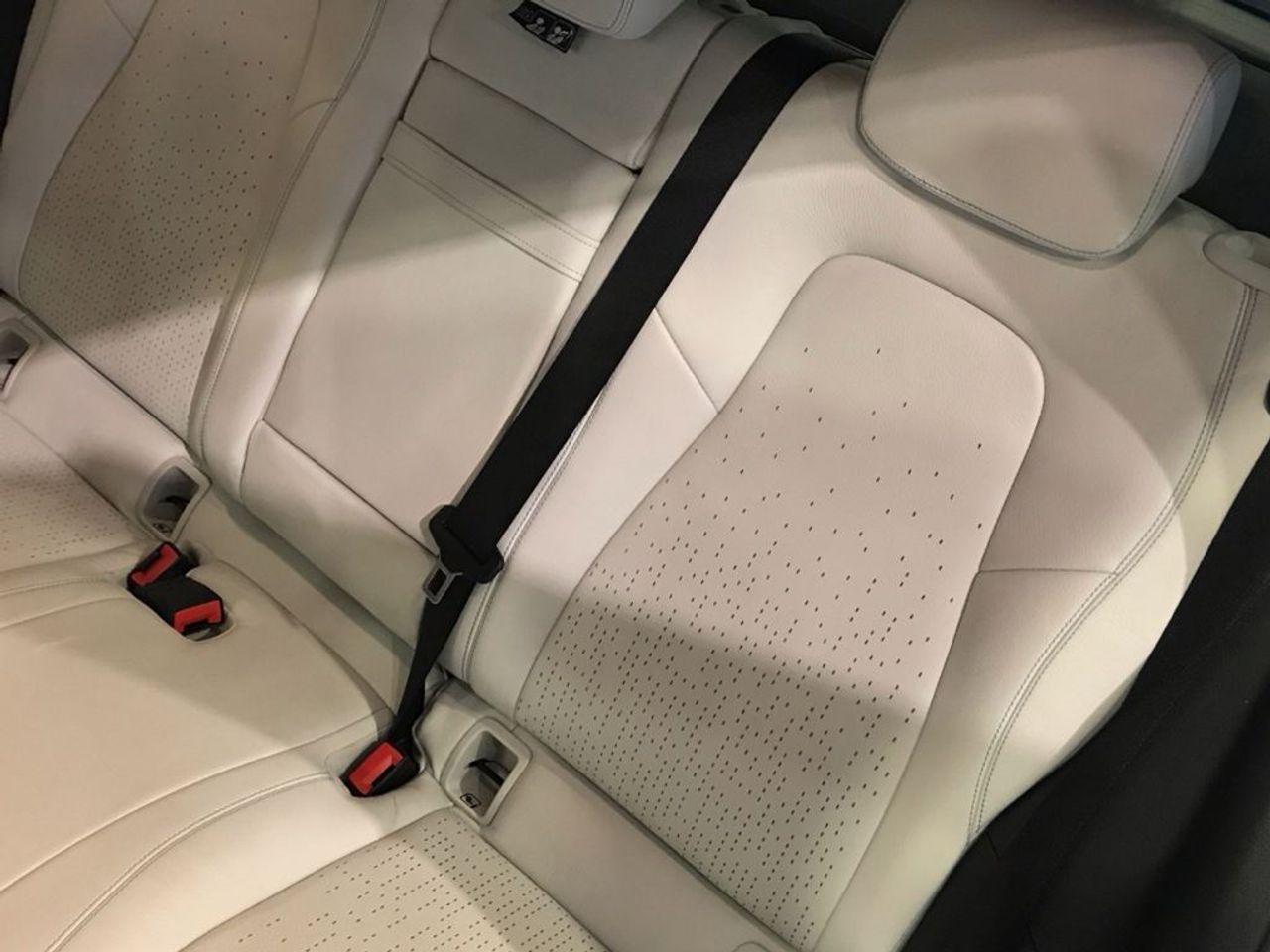 mercedes-eqa-250-edition-1-imagen-10