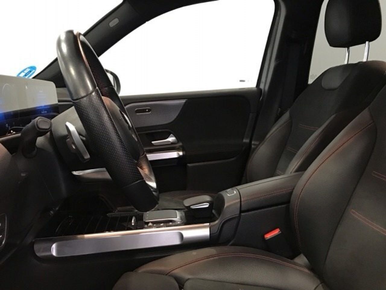 mercedes-eqb-350-4matic-amg-line-imagen-6