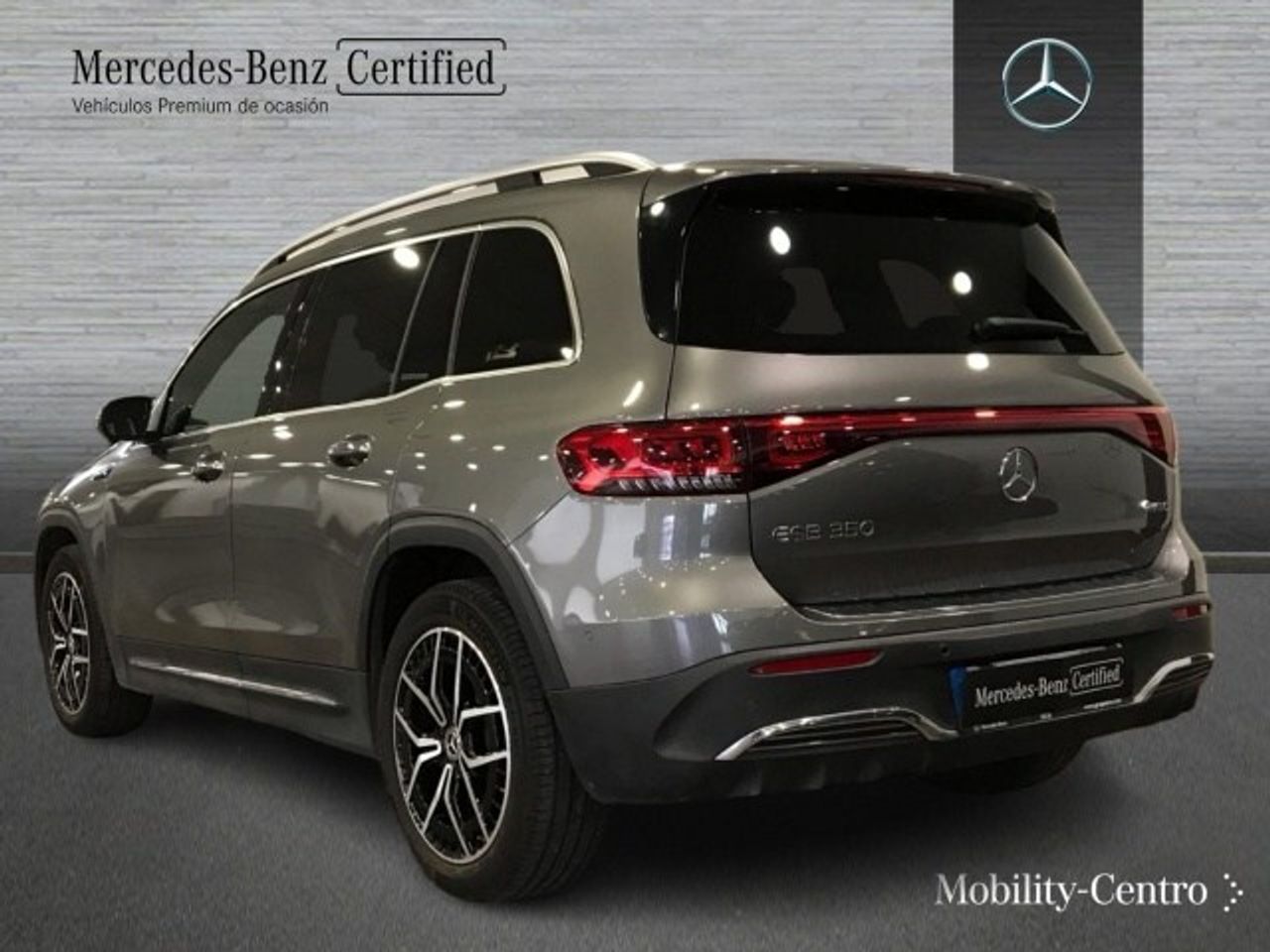 mercedes-eqb-350-4matic-amg-line-imagen-3