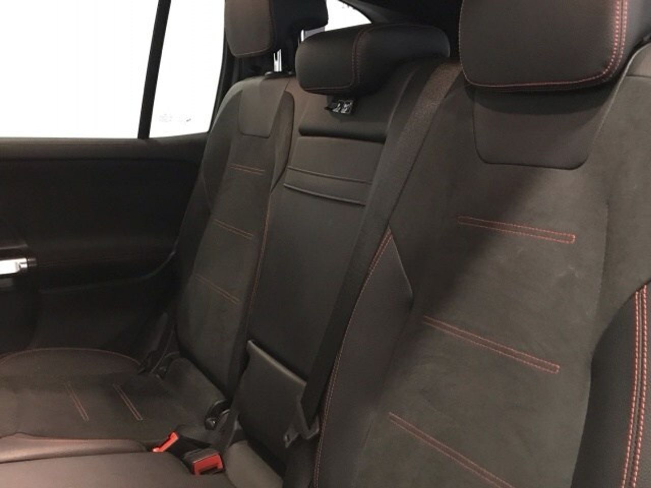 mercedes-eqb-350-4matic-amg-line-imagen-10