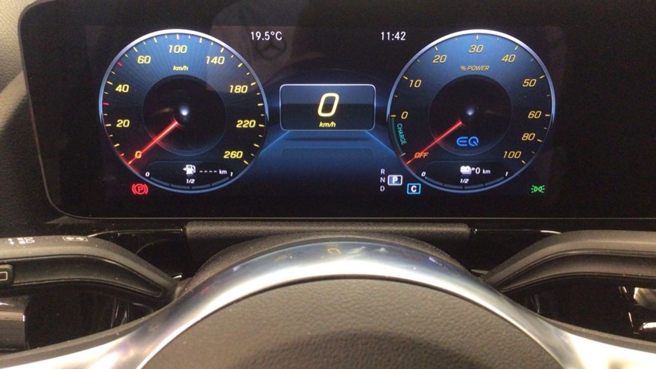 mercedes-gla-gla-250-e-imagen-17