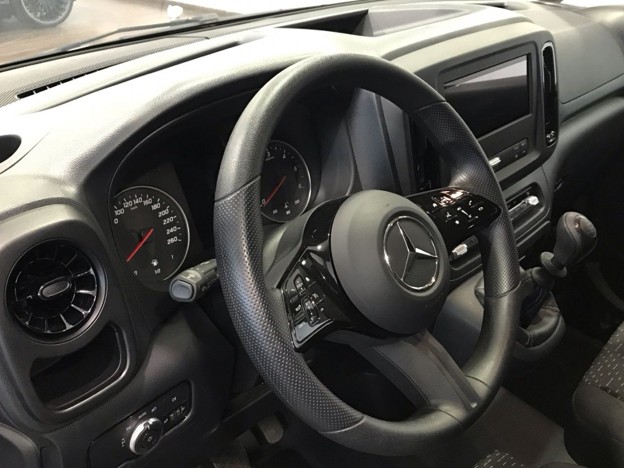 mercedes-vito-110-cdi-6d-pro-largo-imagen-5