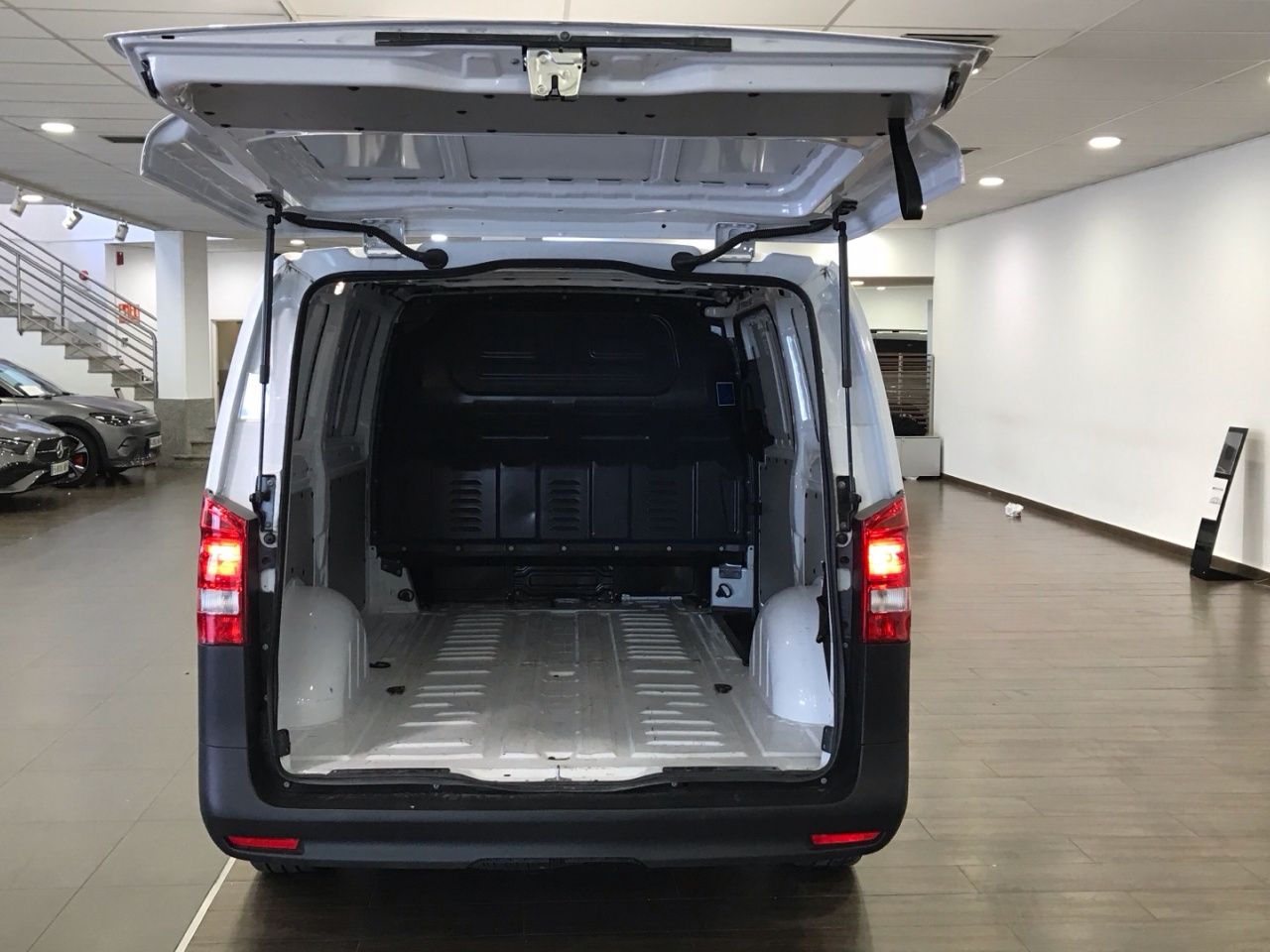 mercedes-vito-110-cdi-6d-pro-largo-imagen-14