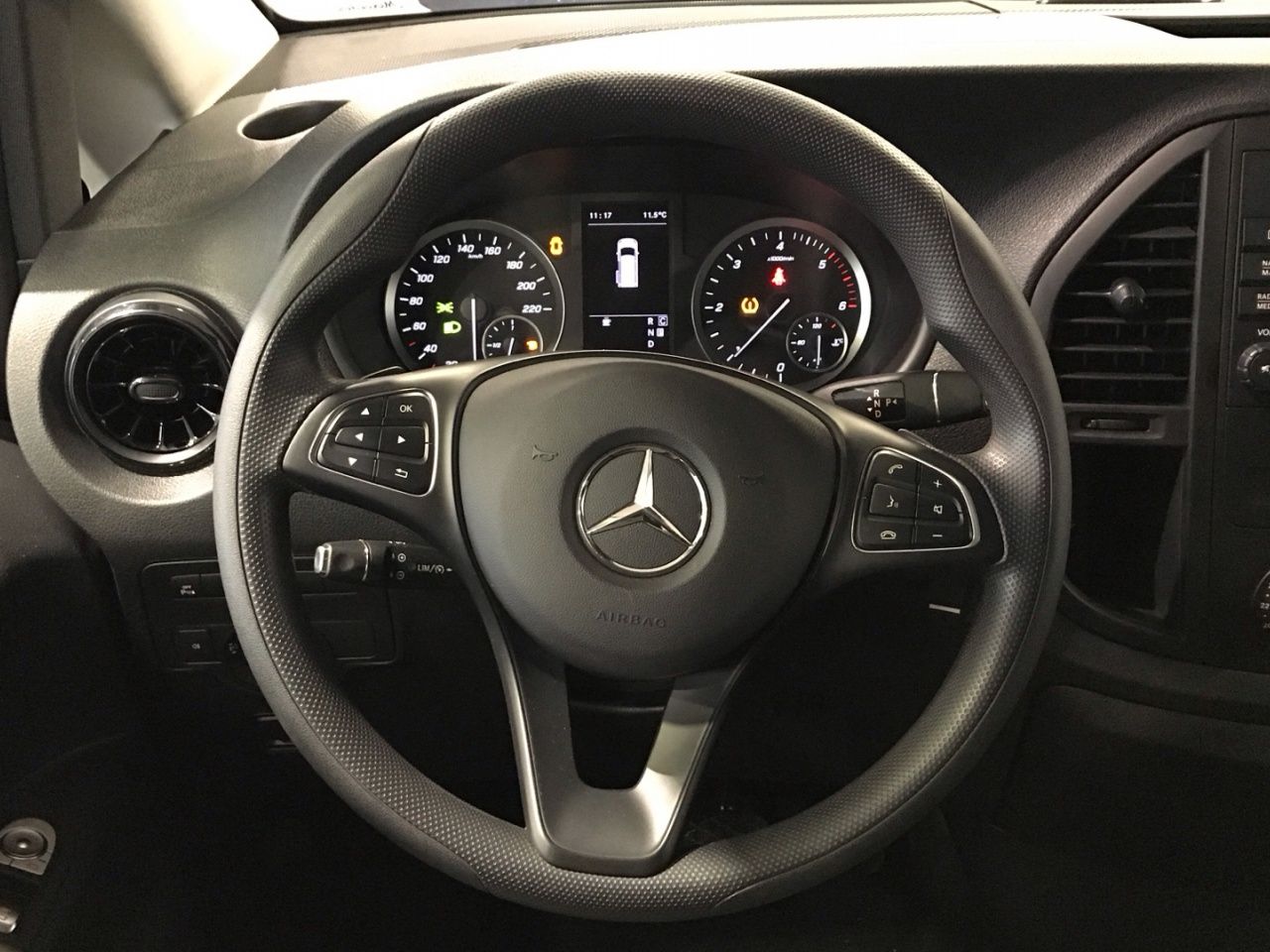 mercedes-vito-116-cdi-tourer-pro-larga-imagen-23