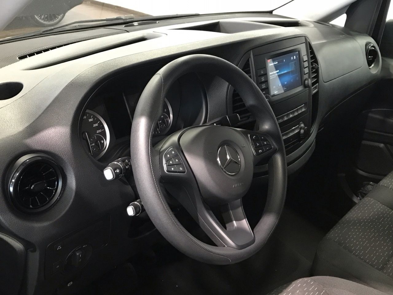 mercedes-vito-116-cdi-tourer-pro-larga-imagen-5