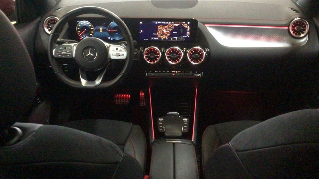 mercedes-eqa-250-amg-line-imagen-7