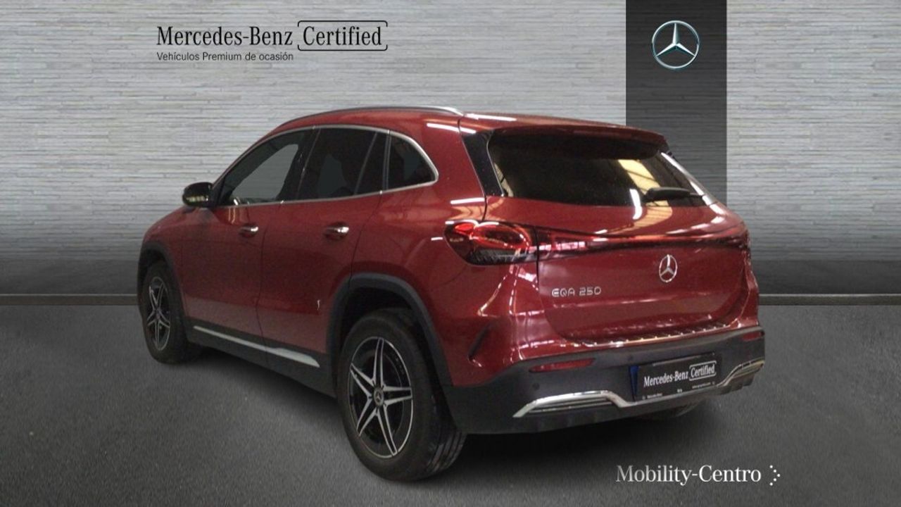 mercedes-eqa-250-amg-line-imagen-3